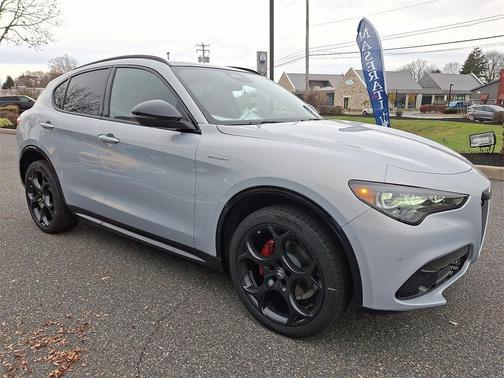 2025 Alfa Romeo Stelvio Sprint AWD