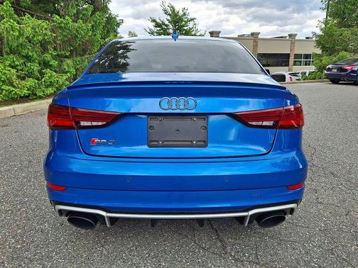 Ara Blue Crystal Effect 2018 Audi RS 3 2.5T
