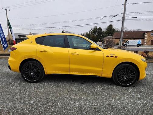2023 Maserati Levante Trofeo