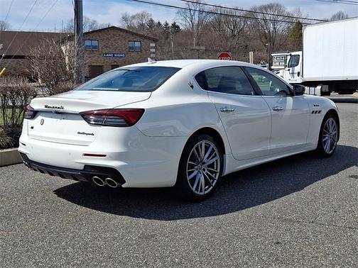 2024 Maserati Quattroporte Modena Ultima Q4