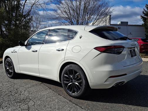 2024 Maserati Levante GT Ultima