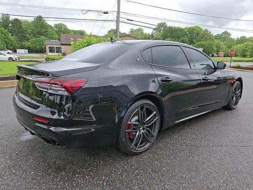 2021 Maserati Quattroporte Trofeo