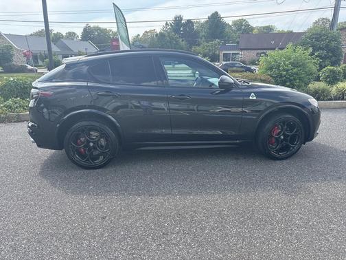 2024 Alfa Romeo Stelvio Quadrifoglio