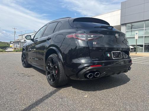 2024 Alfa Romeo Stelvio Quadrifoglio