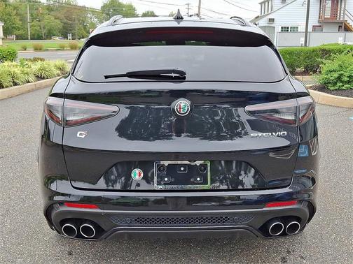 2024 Alfa Romeo Stelvio Quadrifoglio