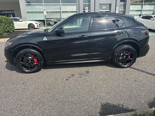 2024 Alfa Romeo Stelvio Quadrifoglio
