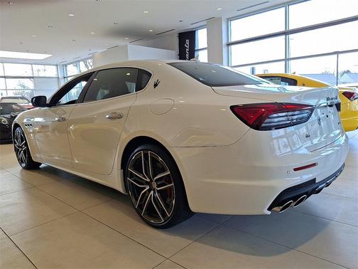 2024 Maserati Quattroporte Modena Ultima Q4