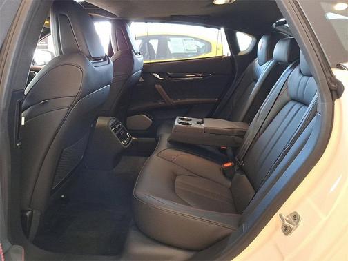 2024 Maserati Quattroporte Modena Ultima Q4