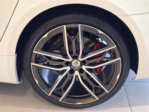 2024 Maserati Quattroporte Modena Ultima Q4