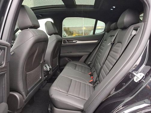 Vulcano Black Metallic 2025 Alfa Romeo Stelvio Sprint AWD