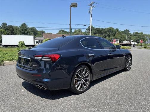 2022 Maserati Ghibli Modena Q4