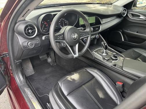 2019 Alfa Romeo Giulia Base