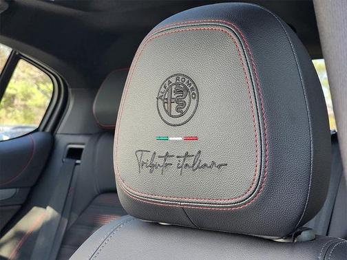 2025 Alfa Romeo Stelvio