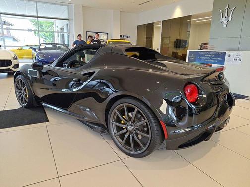 Black 2018 Alfa Romeo 4C Spider Base