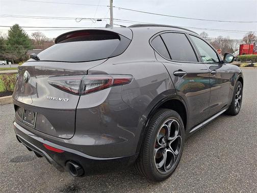 2025 Alfa Romeo Stelvio Sprint AWD