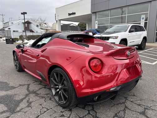 2016 Alfa Romeo 4C Spider Base