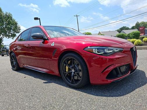 Rosso Etna 2024 Alfa Romeo Giulia Quadrifoglio