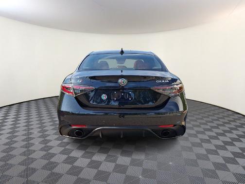 Vulcano Black Metallic 2024 Alfa Romeo Giulia Veloce