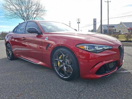 Rosso Etna 2024 Alfa Romeo Giulia Quadrifoglio
