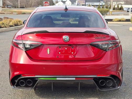 Rosso Etna 2024 Alfa Romeo Giulia Quadrifoglio
