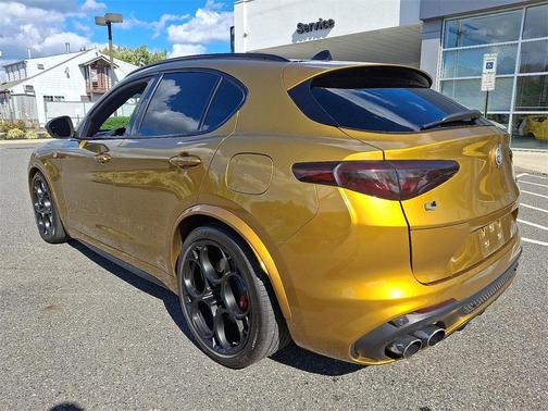 2022 Alfa Romeo Stelvio Quadrifoglio