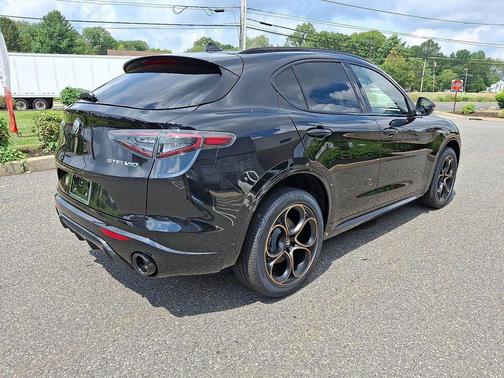 Vulcano Black Metallic 2025 Alfa Romeo Stelvio Sprint AWD