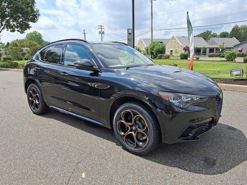 Vulcano Black Metallic 2025 Alfa Romeo Stelvio Sprint AWD