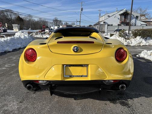 2016 Alfa Romeo 4C Spider Base