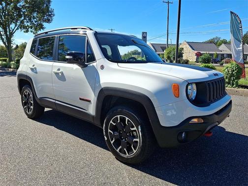 2023 Jeep Renegade Trailhawk