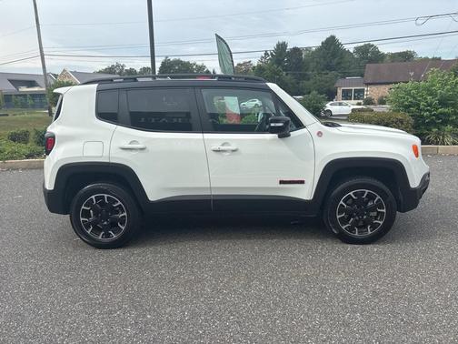 2023 Jeep Renegade Trailhawk