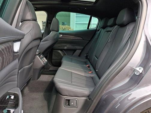 2025 Maserati Grecale Base