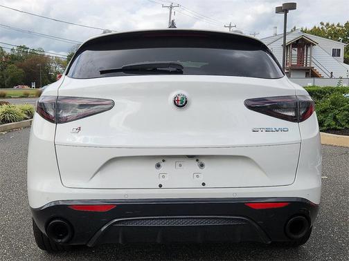 2024 Alfa Romeo Stelvio Veloce AWD
