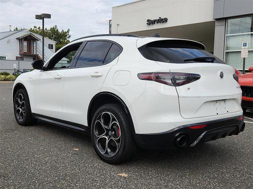 2024 Alfa Romeo Stelvio Veloce AWD