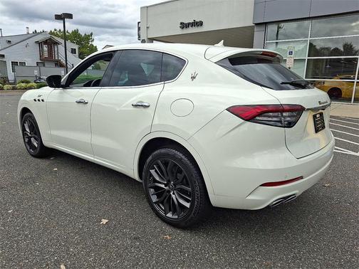 2024 Maserati Levante GT Ultima