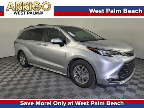 2021 Toyota Sienna XLE 8 Passenger