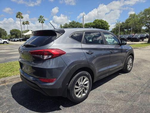 Coliseum Gray 2018 Hyundai TUCSON SE
