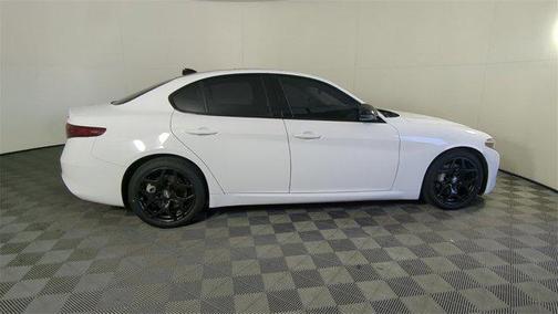 2021 Alfa Romeo Giulia Base