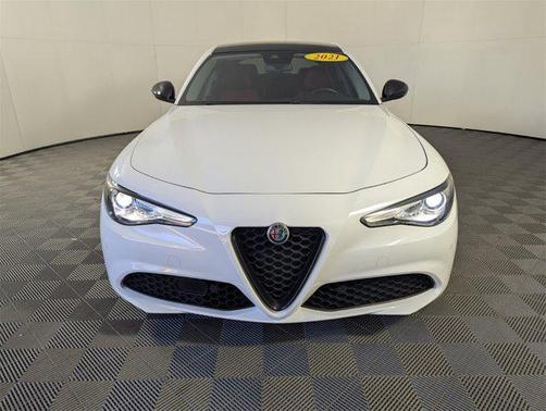 2021 Alfa Romeo Giulia Base