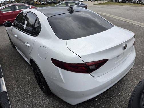 2021 Alfa Romeo Giulia Base