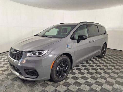 2025 Chrysler Pacifica Hybrid Premium S Appearance Pkg