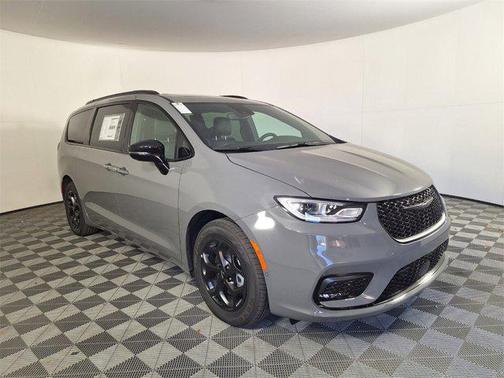2025 Chrysler Pacifica Hybrid Premium S Appearance Pkg