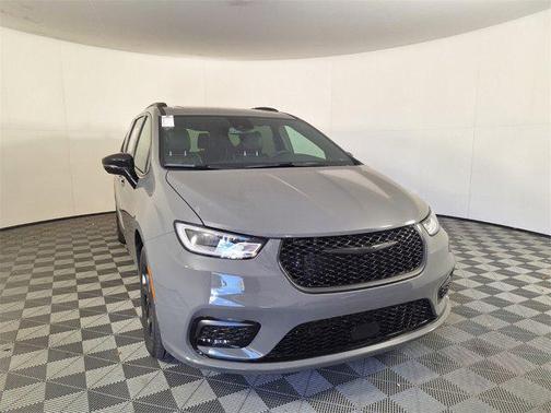 2025 Chrysler Pacifica Hybrid Premium S Appearance Pkg