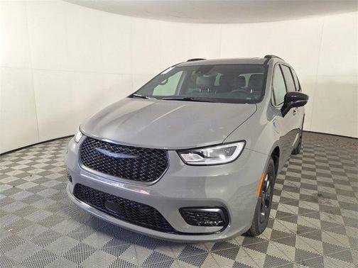 2025 Chrysler Pacifica Hybrid Premium S Appearance Pkg