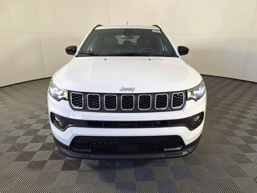 Bright White Clearcoat 2026 Jeep Compass Latitude