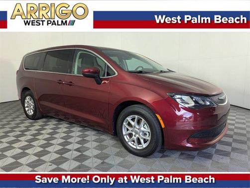 2023 Chrysler Voyager LX