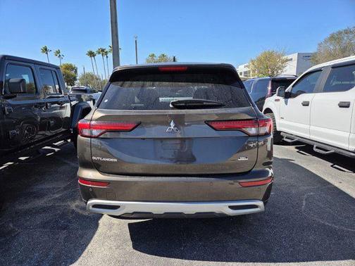 2022 Mitsubishi Outlander SEL 2.5 2WD