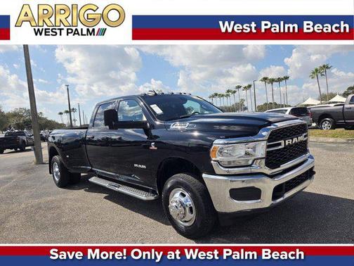 2022 RAM 3500 Tradesman Crew Cab 4x4 8' Box