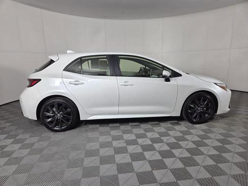 Wind Chill Pearl 2025 Toyota Corolla XSE