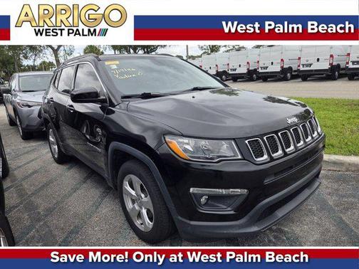 Diamond Black Crystal Pearlcoat 2019 Jeep Compass Latitude