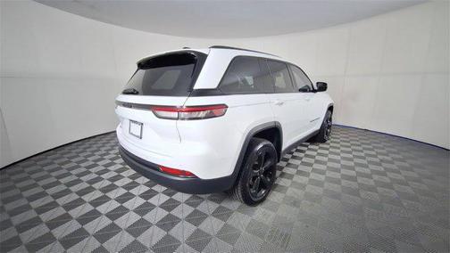 2022 Jeep Grand Cherokee Altitude
